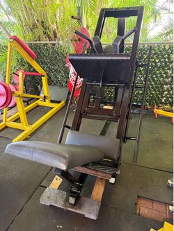 Hack / leg press combo machine