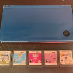 DSi XL  w/ Games