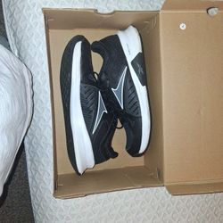 Black And White Reebok Shoes Size 10.5