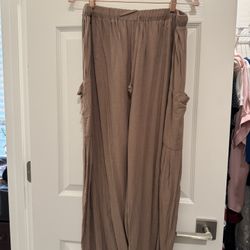 Wide Legged Pants With Pockets - Large 