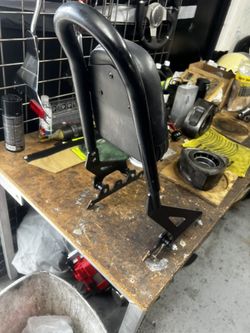 Dyna Sissy Bar W Pass Rear Pad Harley