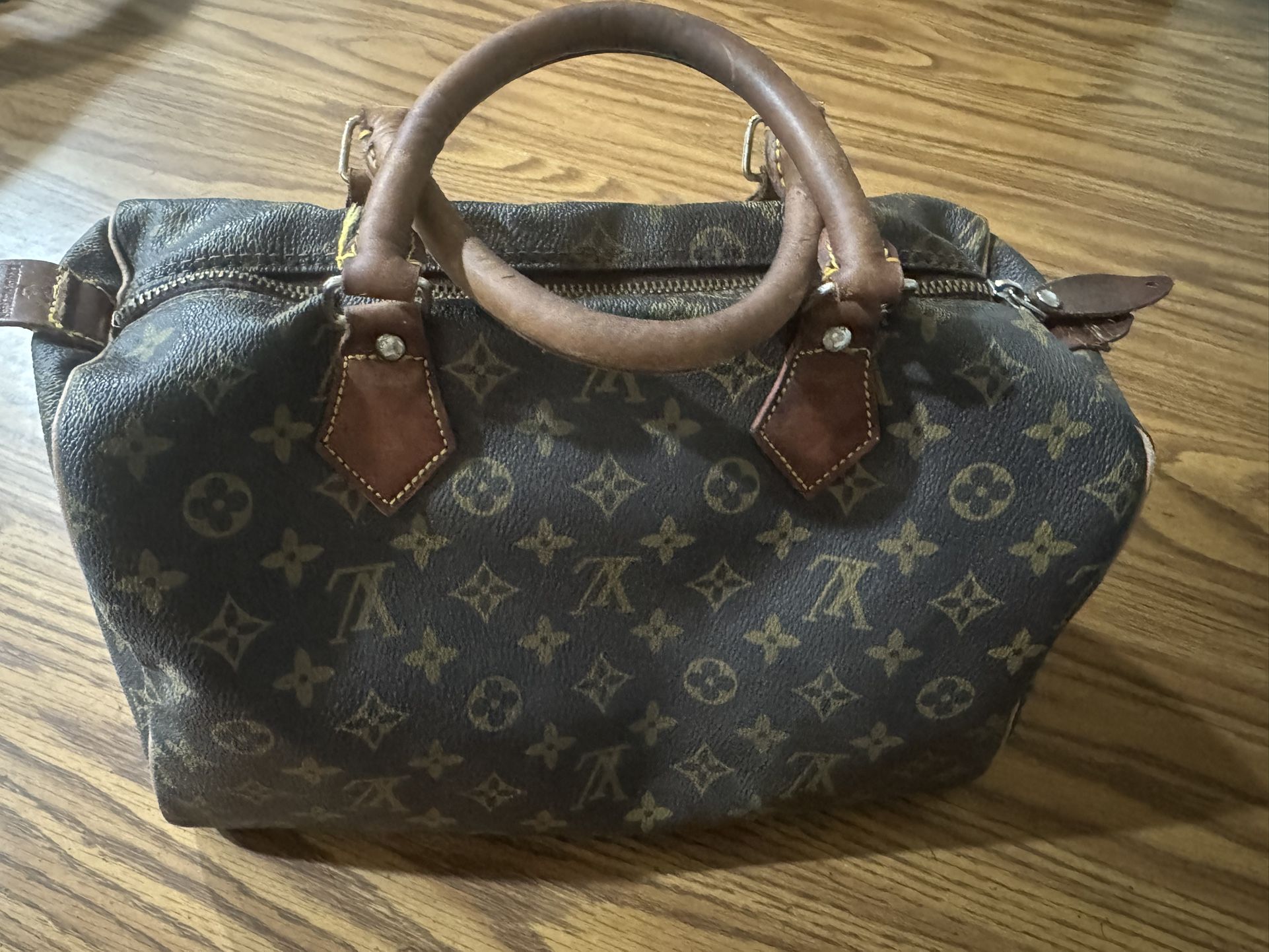 Louis Vuitton Speedy Bag Authentic