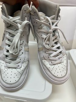 Nike women tennis shoes-USED WASHED AND SANITIZED-$30 size 8.5-tenis de mujer lavados ver fotos