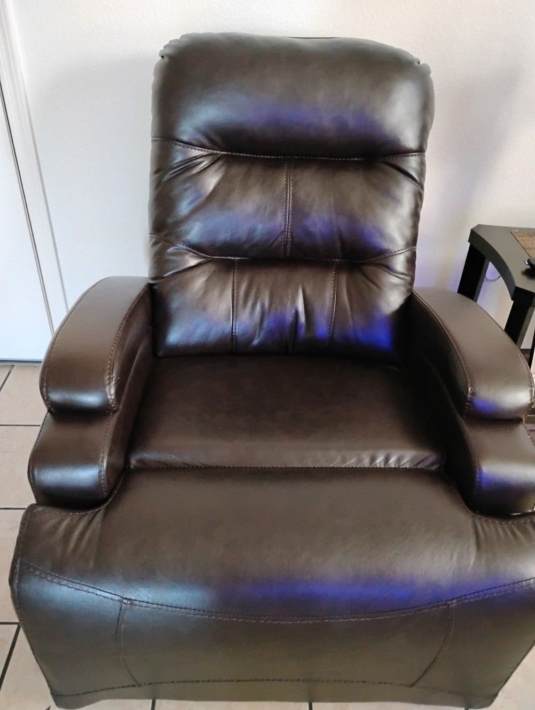 2 Recliners 1 End Table & 1 Ottoman