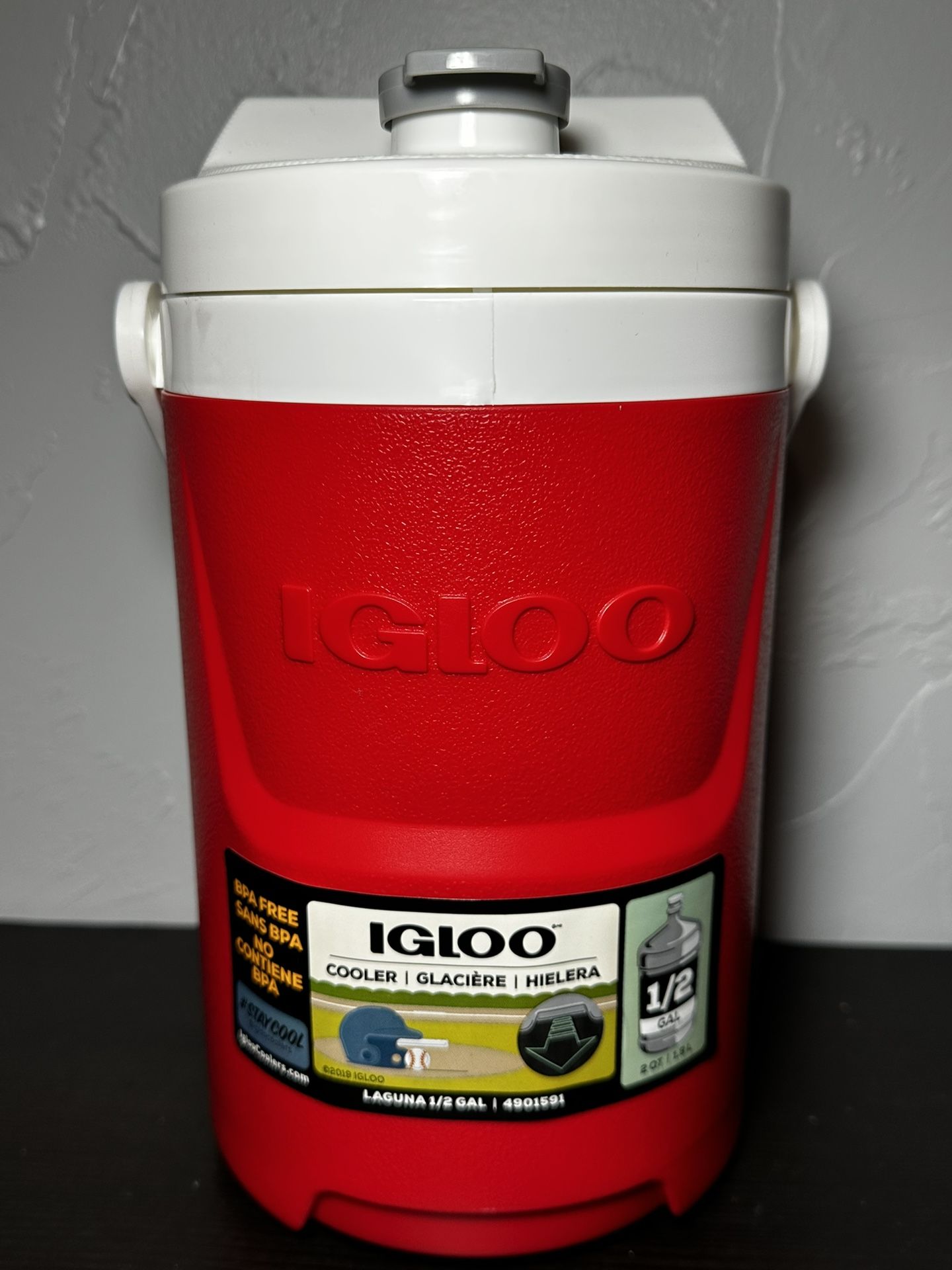 Igloo 00031253 Laguna 1/2 Gallon Red Star, White, White, White