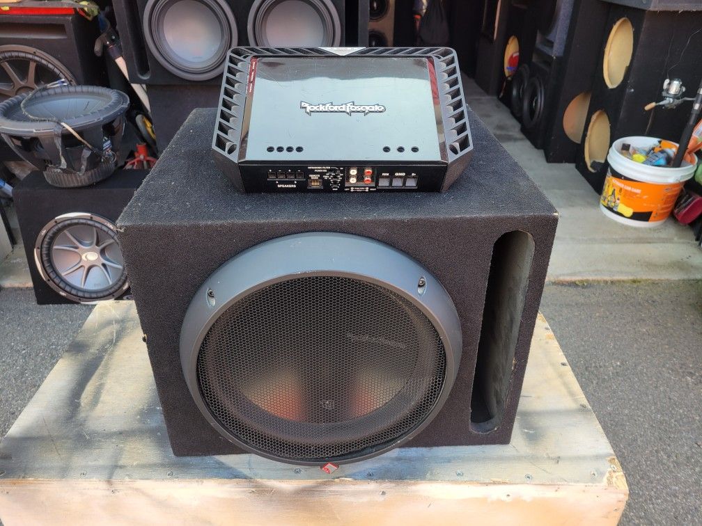 UNA BOCINA Y AMPLIFIER 