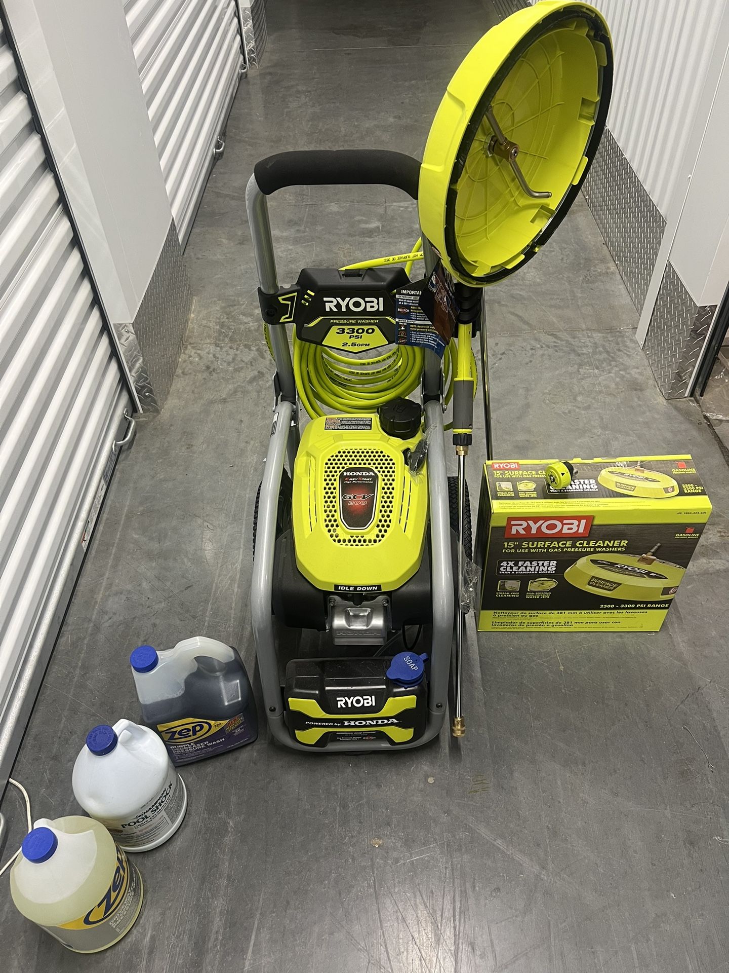 RYOBI 3300 PSI 2.5 GPM Cold Water Gas Pressure Washer with Honda GCV200 Engine