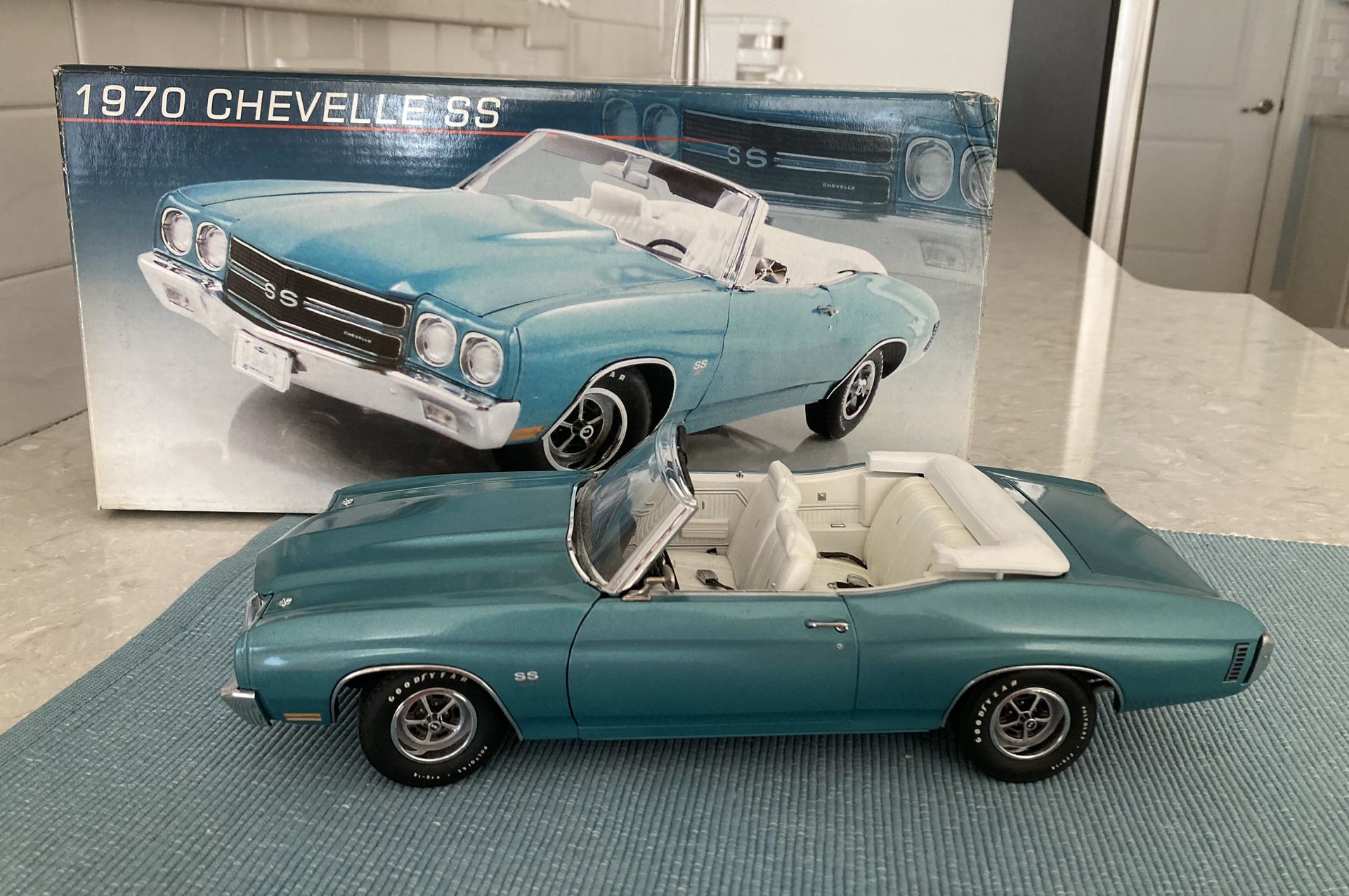 GMP 1/18 Scale 1970 Blue Chevelle SS Convertible Limited Edition, Rare - Excellent Condition