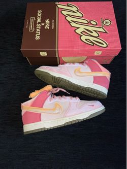 NIKE DUNK MID SOCIAL STATUS STRAWBERRY MILK SIZE 9 MENS