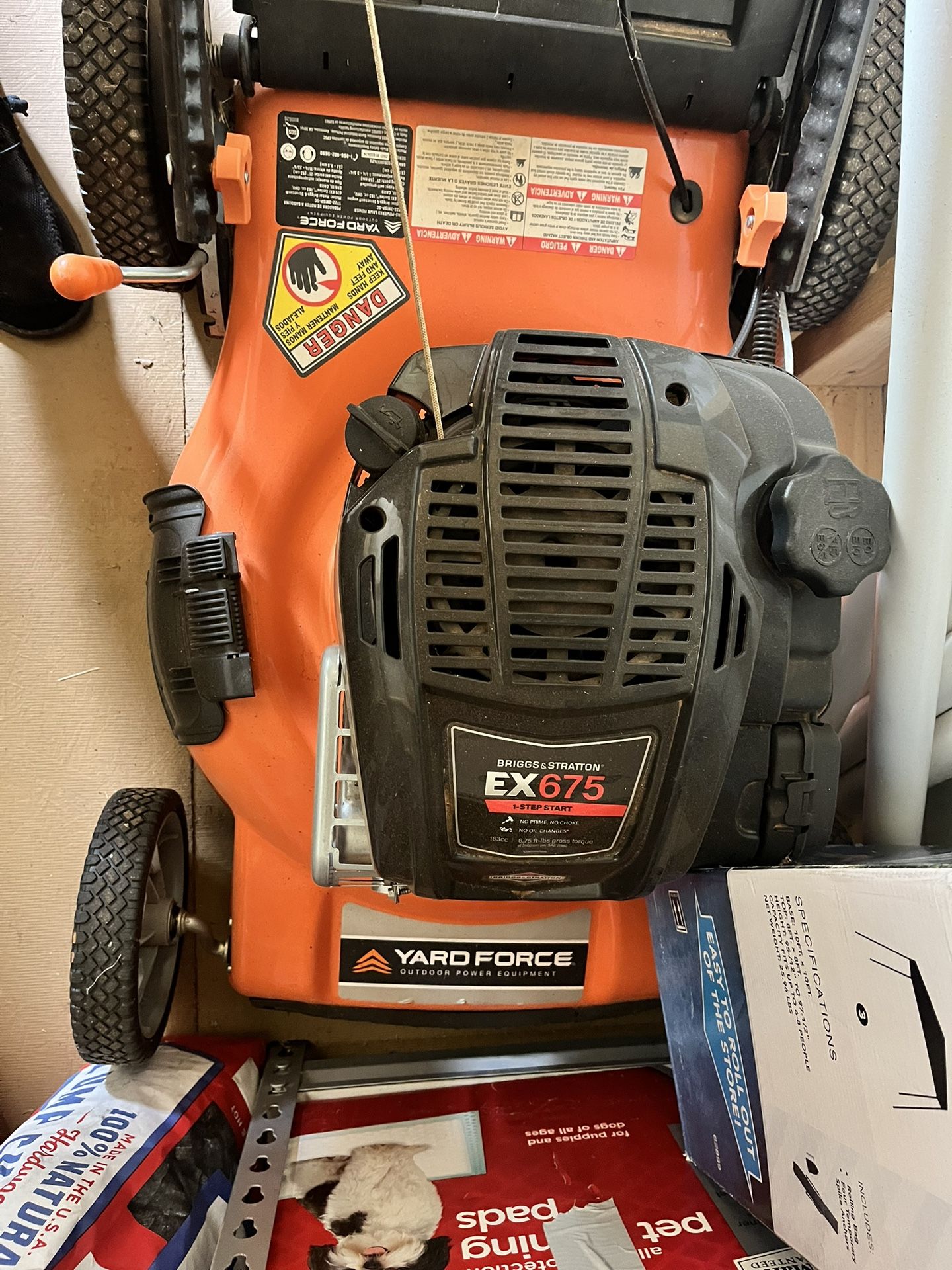 Yard Force Push Lawnmower With Bagger