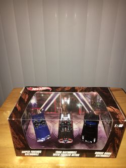 2011 Mattel Hot Wheels Super Friends Batmobile 1966 Batmobile With Trailer Hitch Comic Book Batmobile 