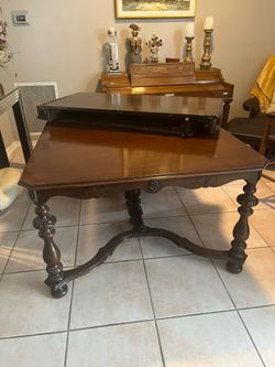 Antique Mahogany Dining Table