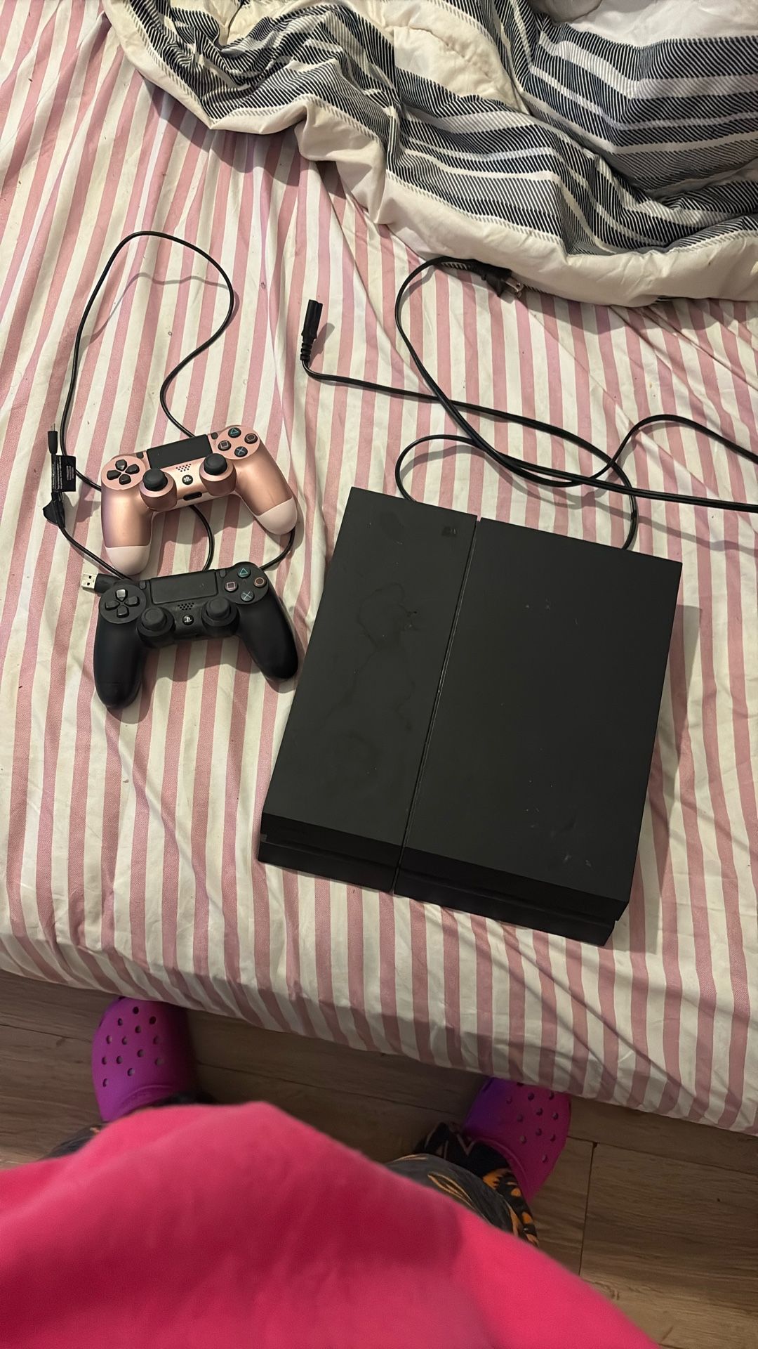PS4 With 2 Controllers