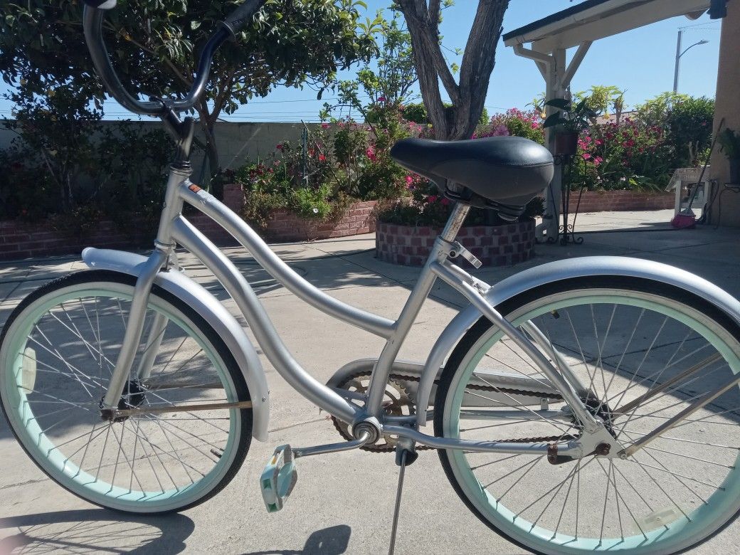 Cruiser Bicycle Sz 24 Tires