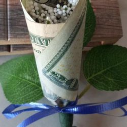 Money Corsage  And Ballon Displays 