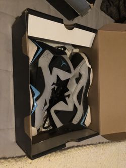 JORDANS size 7 in women