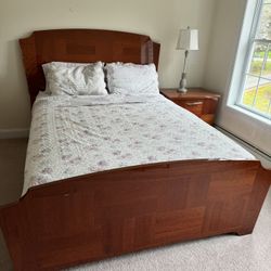 Queen Bed And Drawer 