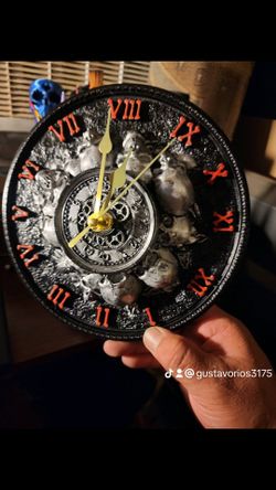 Skull Wall Watch 