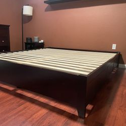 Cal King Platform Bedframe With Drawers