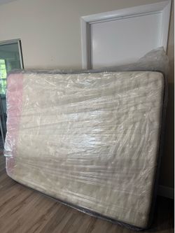 NEW 14” Therapeutic Pillow Top Plush Queen Mattress