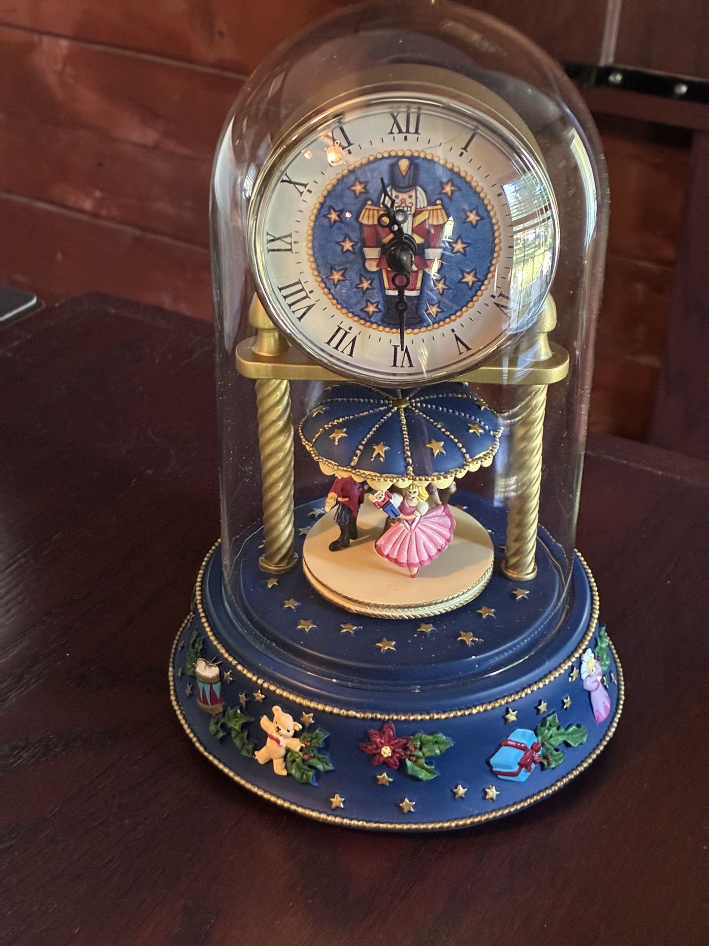 Avon Nutcracker clock