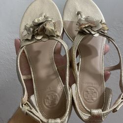 Authentic Tory  Burch Blossom Flat Sandals SPARKLE GOLD Size 6