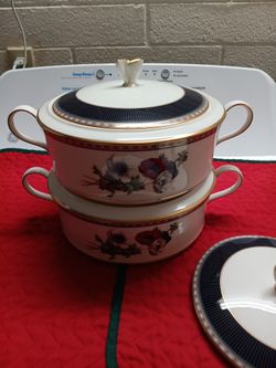 Dishes In Beautiful Dishes In Very Good Condition Brand New