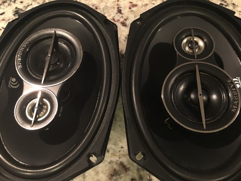 Massive Audio speaker 6x9" coaxial