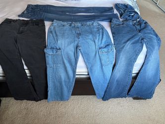 Bundle of 5 pair Women's Jeans. $20 and up