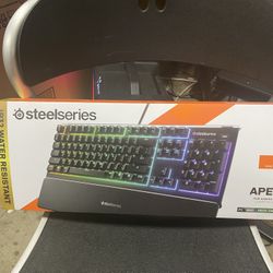 SteelSeries Apex 3 RGB Gaming Keyboard – 10-Zone RGB Illumination – IP32 Water Resistant – Premium Magnetic Wrist Rest (Whisper Quiet Gaming Switch)