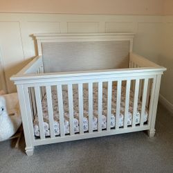 Darlington 4-in-1 Convertible Crib in Warm White
