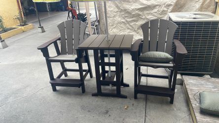 Pawleys island table and 2 chairs