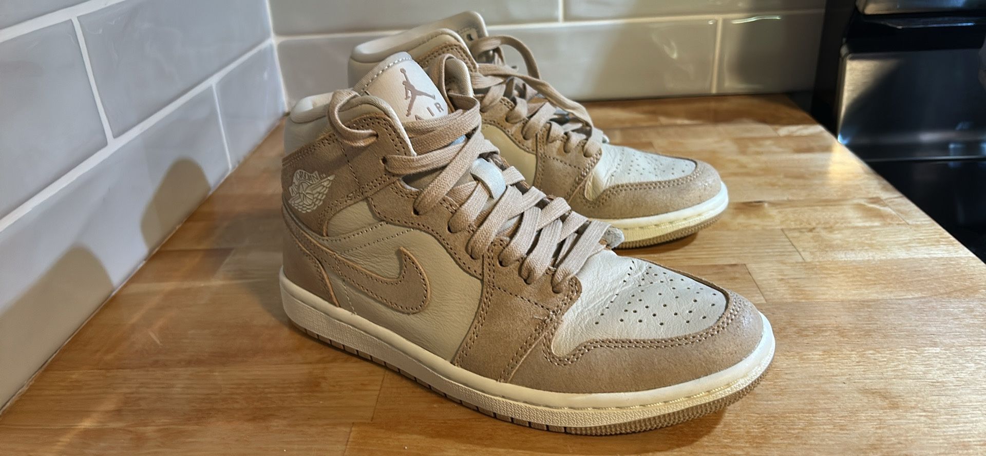 Air Jordan 1 SE Legend Light Brown
