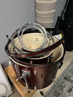 Ludwig BackBeat 5-Piece Drum Shell Set – Wine Red Sparkle – $325