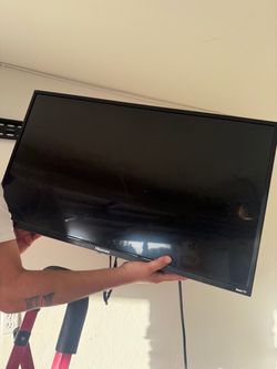 32’ Hisense Roku tv
