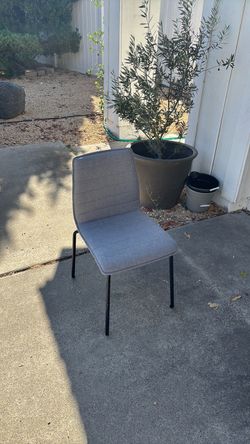 Free office chair - gray and modern