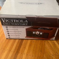 Victrola Bluetooth Speaker/Turntable