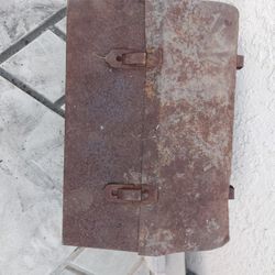 Vintage Lunch Box 📦 Also Used For A Tackle Box