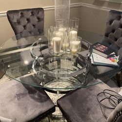 Glass Dinning Room Table & Chairs 