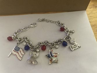 charm Bracelet.$3. With USA Charms On It! New.