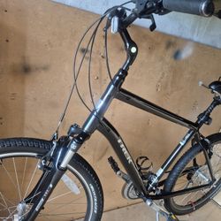 Like New Trek Shift 3 Comfort Bike