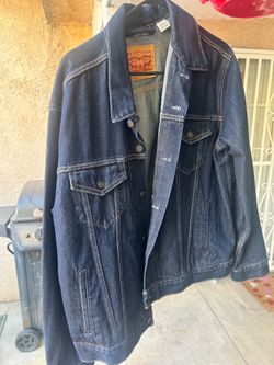 Blue denim Levi’s jacket size L