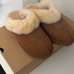 Ugg Slippers Women 9 New