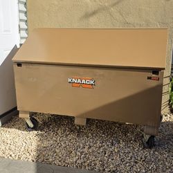 Knaack Box Jobmaster Chest Used KNAACK 30-in W x 60-in L x 28-in H Steel Jobsite Box