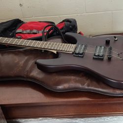 Dean Electric Guitar In Great Condition,  Includes Protecting Case.