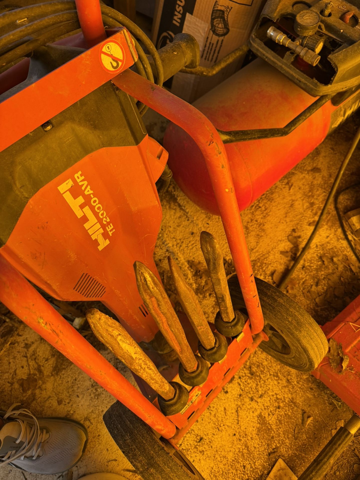 Hilti T2000
