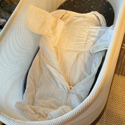 Snoopy Happiest Baby Bassinet Still Under Warranty 