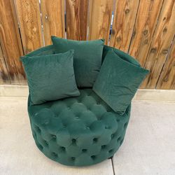 Swivel accent chair