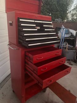 Toolbox top and bottom