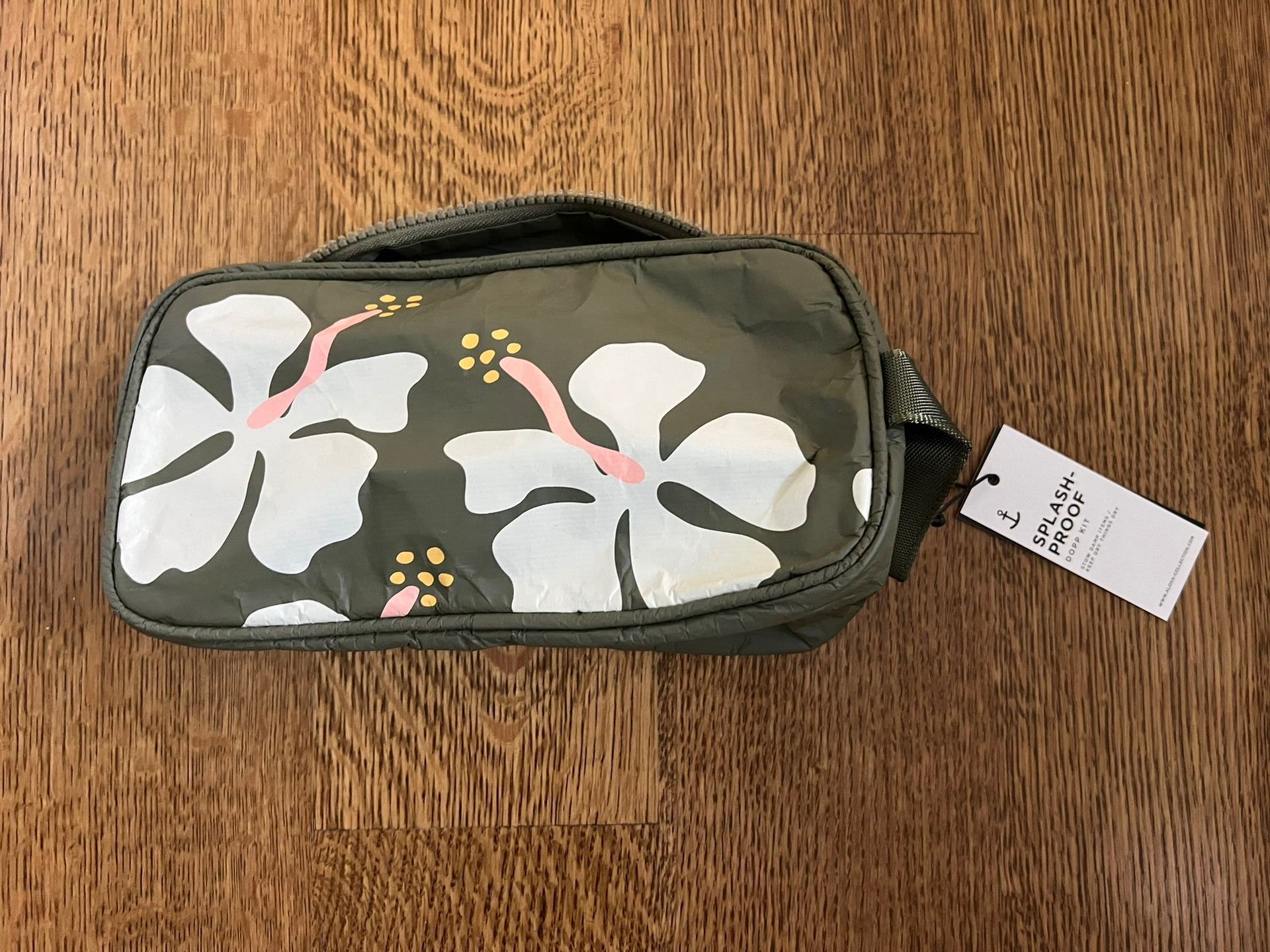 Brand NEW Aloha Collection Dopp Kit